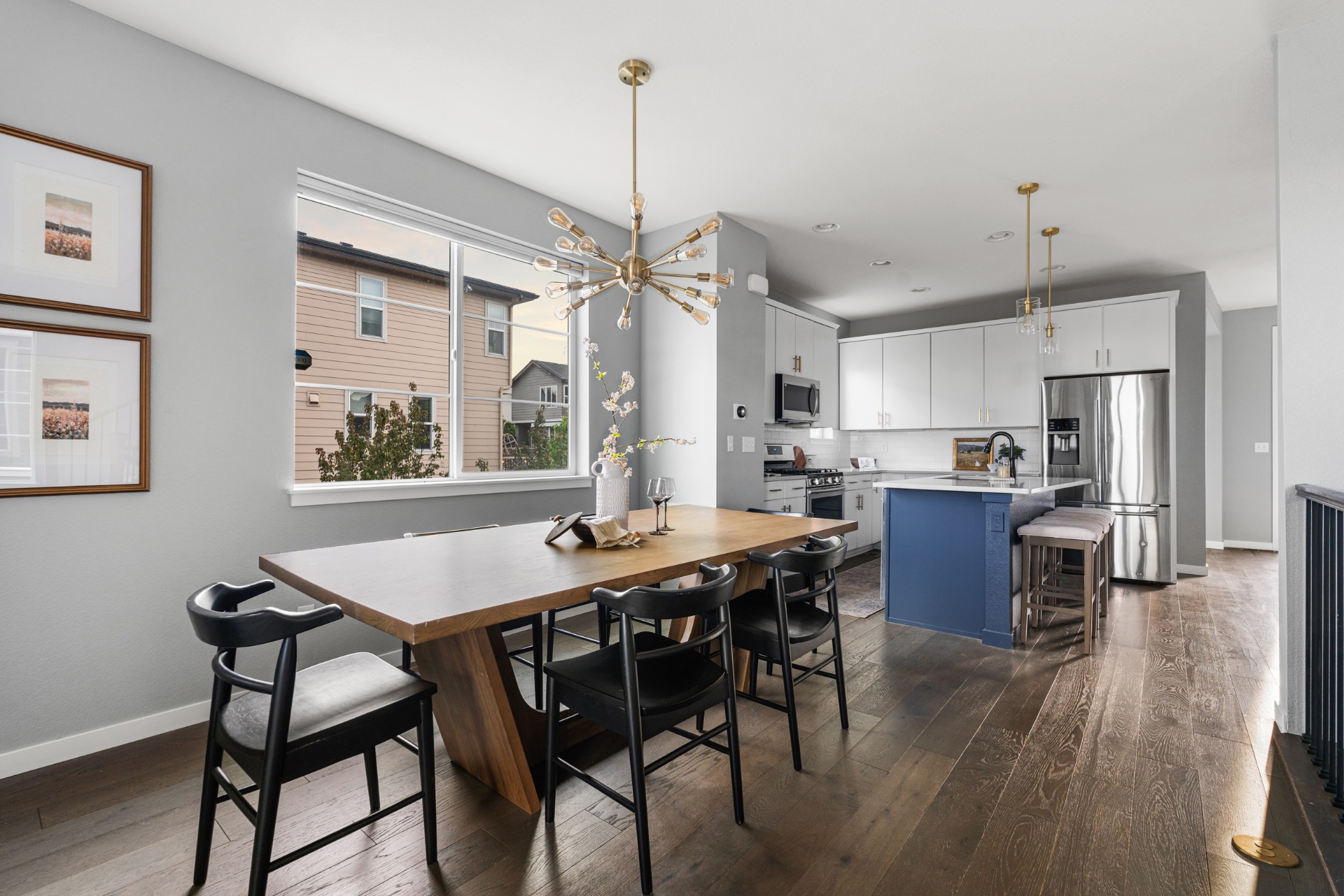 Dining area at 4100 Albion St Unit 1511